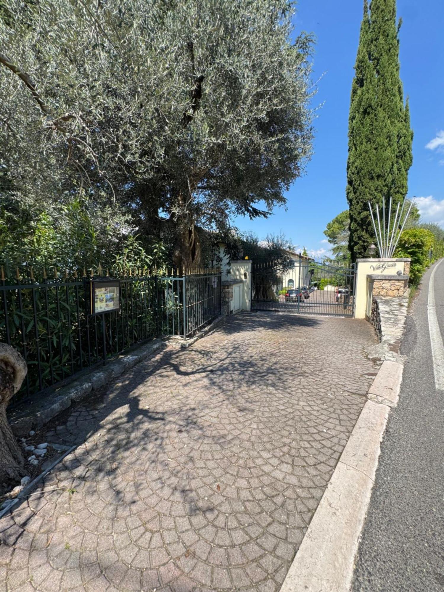 Appartamento La Perla Torri del Benaco Kültér fotó
