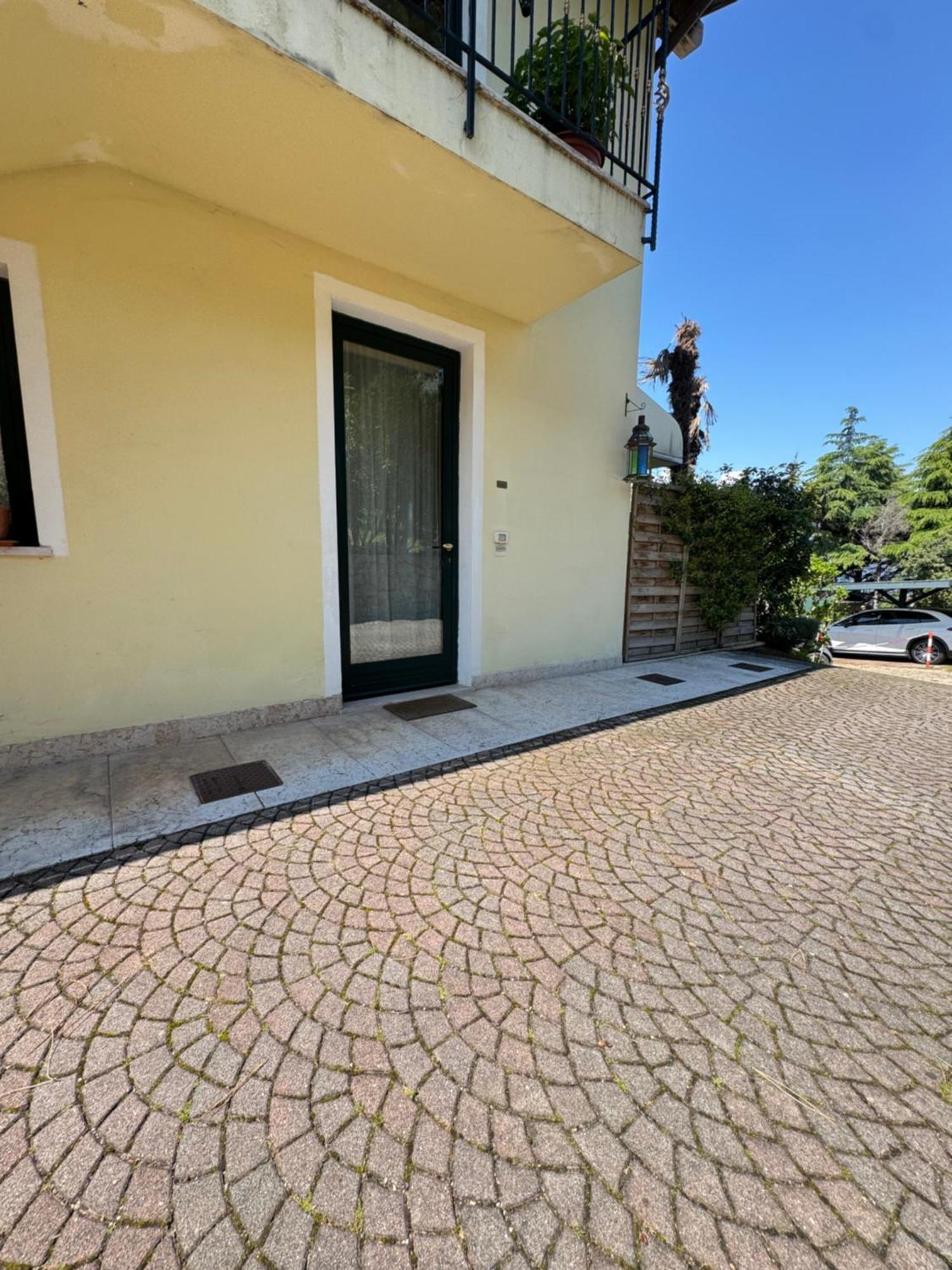 Appartamento La Perla Torri del Benaco Kültér fotó