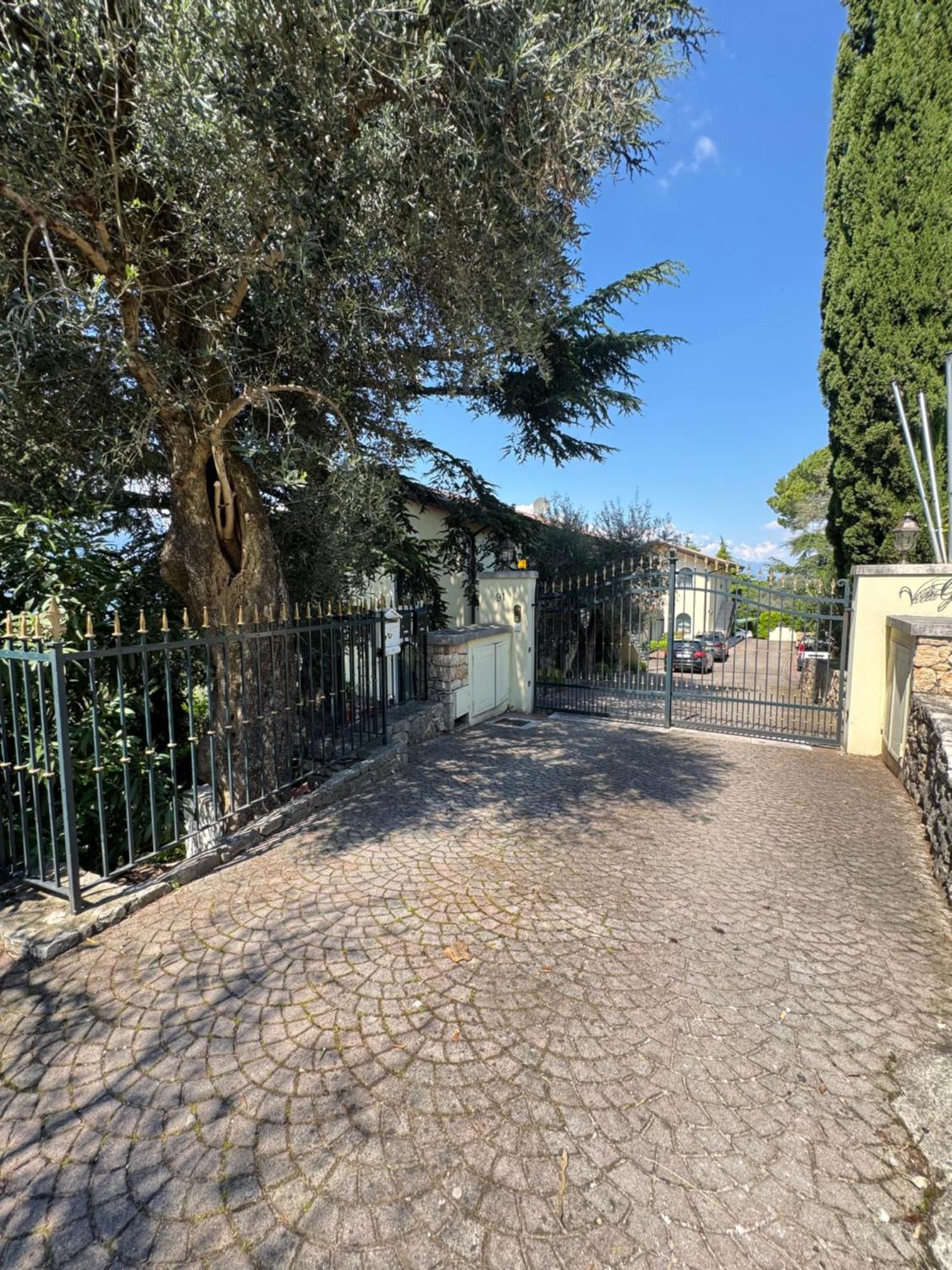 Appartamento La Perla Torri del Benaco Kültér fotó